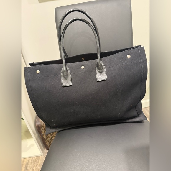 *24HR SALE*
Authentic NWOT Saint Laurent Rive Gauche Black Tote - Picture 2 of 11